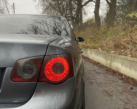 Серый Фольксваген Джетта, объемом двигателя 1.6 л и пробегом 245 тыс. км за 5500 $, фото 4 на Automoto.ua