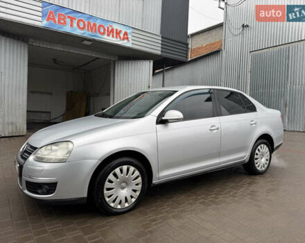 Серый Фольксваген Джетта, объемом двигателя 1.6 л и пробегом 171 тыс. км за 5800 $, фото 1 на Automoto.ua