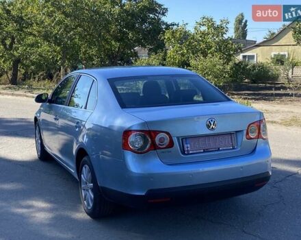Фольксваген Джетта 2008 в Вознесенске на Automoto.ua Серый Фольксваген Джетта, объемом двигателя 1.6 л и пробегом 221 тыс. км за 6200 $, фото 7 на Automoto.ua