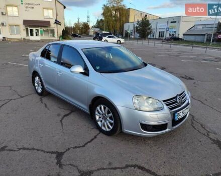 Серый Фольксваген Джетта, объемом двигателя 1.39 л и пробегом 137 тыс. км за 7300 $, фото 2 на Automoto.ua