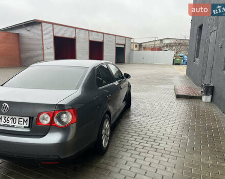 Серый Фольксваген Джетта, объемом двигателя 1.6 л и пробегом 245 тыс. км за 6200 $, фото 3 на Automoto.ua