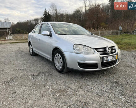Сірий Фольксваген Джетта, об'ємом двигуна 1.6 л та пробігом 250 тис. км за 7300 $, фото 6 на Automoto.ua