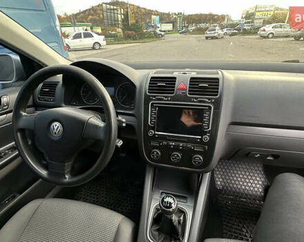 Серый Фольксваген Джетта, объемом двигателя 1.6 л и пробегом 170 тыс. км за 5800 $, фото 9 на Automoto.ua