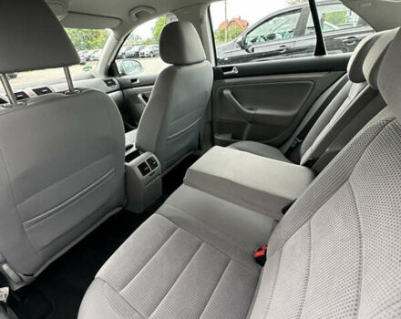 Серый Фольксваген Джетта, объемом двигателя 1.4 л и пробегом 209 тыс. км за 7999 $, фото 25 на Automoto.ua