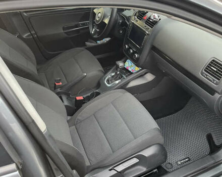 Серый Фольксваген Джетта, объемом двигателя 2.48 л и пробегом 227 тыс. км за 7500 $, фото 7 на Automoto.ua