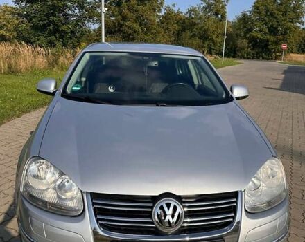 Серый Фольксваген Джетта, объемом двигателя 1.39 л и пробегом 237 тыс. км за 6500 $, фото 1 на Automoto.ua