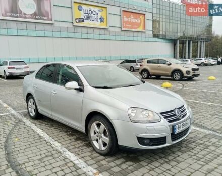 Серый Фольксваген Джетта, объемом двигателя 1.4 л и пробегом 141 тыс. км за 7000 $, фото 7 на Automoto.ua