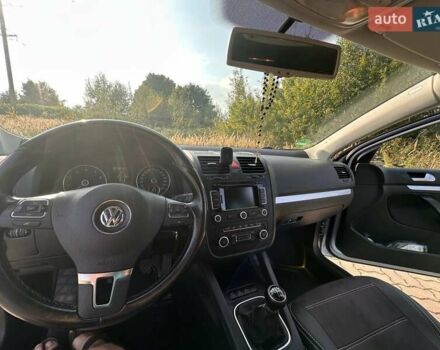 Серый Фольксваген Джетта, объемом двигателя 1.39 л и пробегом 237 тыс. км за 6500 $, фото 18 на Automoto.ua