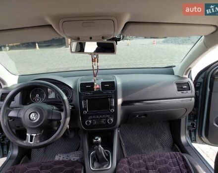 Серый Фольксваген Джетта, объемом двигателя 1.6 л и пробегом 158 тыс. км за 8200 $, фото 20 на Automoto.ua