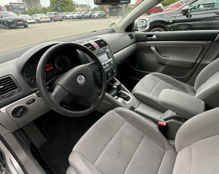 Серый Фольксваген Джетта, объемом двигателя 1.4 л и пробегом 209 тыс. км за 7999 $, фото 7 на Automoto.ua