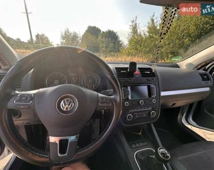 Серый Фольксваген Джетта, объемом двигателя 1.39 л и пробегом 237 тыс. км за 6500 $, фото 14 на Automoto.ua