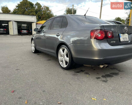 Серый Фольксваген Джетта, объемом двигателя 2.48 л и пробегом 227 тыс. км за 7500 $, фото 5 на Automoto.ua