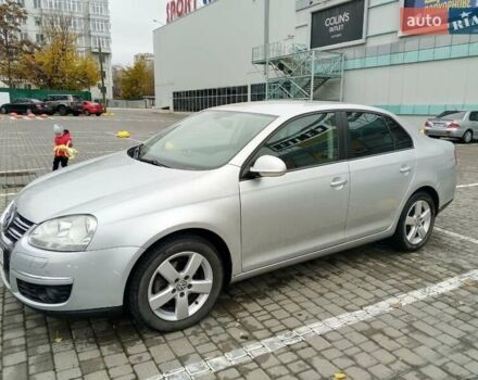 Серый Фольксваген Джетта, объемом двигателя 1.4 л и пробегом 141 тыс. км за 7000 $, фото 2 на Automoto.ua