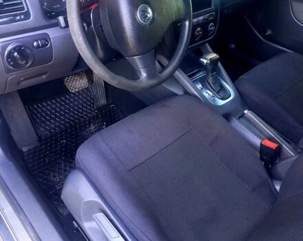 Сірий Фольксваген Джетта, об'ємом двигуна 1.6 л та пробігом 129 тис. км за 7500 $, фото 1 на Automoto.ua