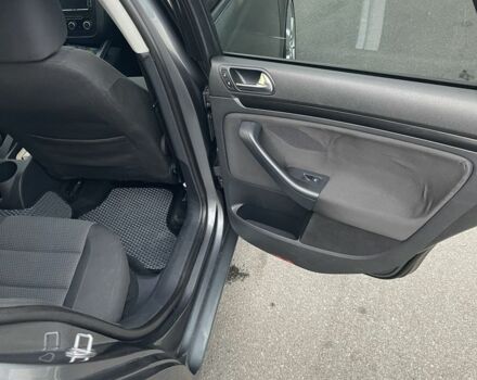 Серый Фольксваген Джетта, объемом двигателя 2.5 л и пробегом 227 тыс. км за 7400 $, фото 9 на Automoto.ua