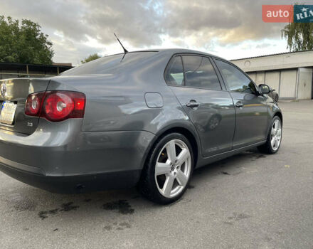 Серый Фольксваген Джетта, объемом двигателя 2.48 л и пробегом 227 тыс. км за 7500 $, фото 3 на Automoto.ua