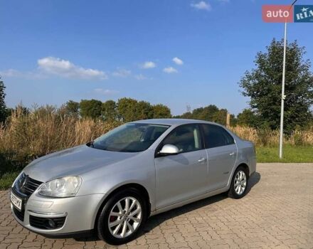 Серый Фольксваген Джетта, объемом двигателя 1.39 л и пробегом 237 тыс. км за 6500 $, фото 4 на Automoto.ua