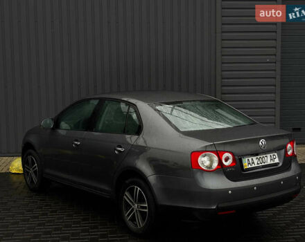 Сірий Фольксваген Джетта, об'ємом двигуна 1.6 л та пробігом 218 тис. км за 6700 $, фото 1 на Automoto.ua