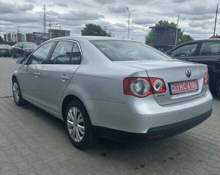 Серый Фольксваген Джетта, объемом двигателя 1.4 л и пробегом 209 тыс. км за 7999 $, фото 3 на Automoto.ua