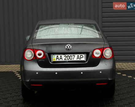 Сірий Фольксваген Джетта, об'ємом двигуна 1.6 л та пробігом 218 тис. км за 6700 $, фото 2 на Automoto.ua