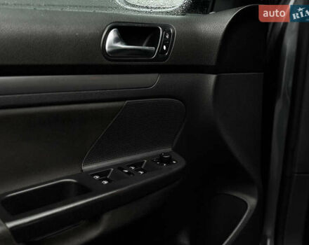 Сірий Фольксваген Джетта, об'ємом двигуна 1.6 л та пробігом 218 тис. км за 6700 $, фото 5 на Automoto.ua