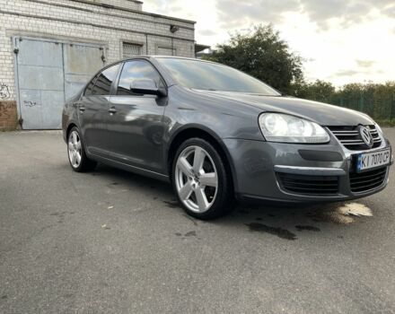 Серый Фольксваген Джетта, объемом двигателя 2.5 л и пробегом 227 тыс. км за 7400 $, фото 2 на Automoto.ua