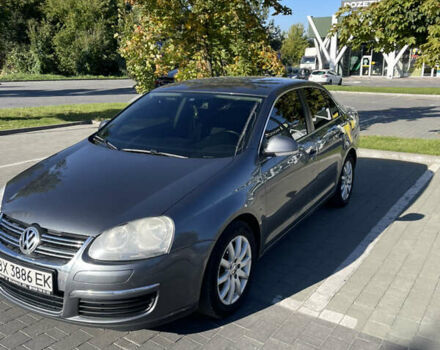 Серый Фольксваген Джетта, объемом двигателя 1.6 л и пробегом 280 тыс. км за 6750 $, фото 2 на Automoto.ua