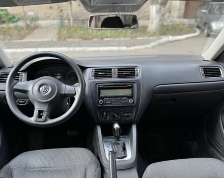 Фольксваген Джетта 2010 у Одесі на Automoto.ua Сірий Фольксваген Джетта, об'ємом двигуна 2 л та пробігом 296 тис. км за 6800 $, фото 17 на Automoto.ua