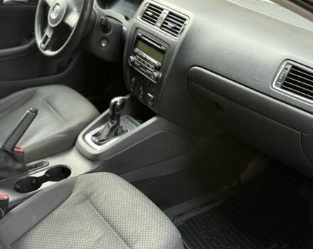 Фольксваген Джетта 2010 у Одесі на Automoto.ua Сірий Фольксваген Джетта, об'ємом двигуна 2 л та пробігом 296 тис. км за 6800 $, фото 11 на Automoto.ua