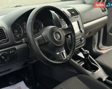 Серый Фольксваген Джетта, объемом двигателя 1.39 л и пробегом 238 тыс. км за 6900 $, фото 10 на Automoto.ua