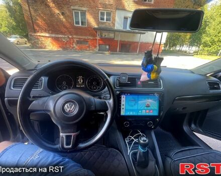 Сірий Фольксваген Джетта, об'ємом двигуна 1.6 л та пробігом 255 тис. км за 6700 $, фото 1 на Automoto.ua