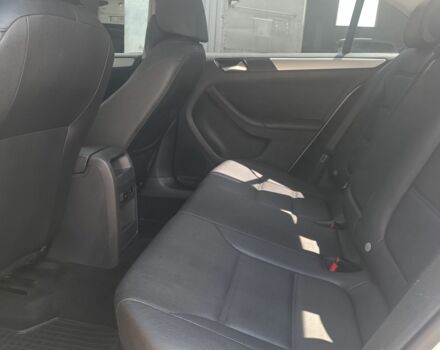 Сірий Фольксваген Джетта, об'ємом двигуна 2 л та пробігом 270 тис. км за 9500 $, фото 5 на Automoto.ua