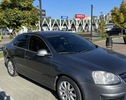 Серый Фольксваген Джетта, объемом двигателя 1.6 л и пробегом 280 тыс. км за 6750 $, фото 1 на Automoto.ua