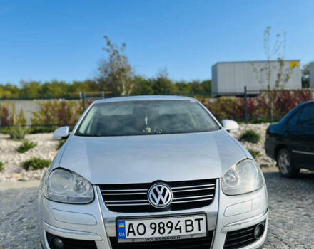 Фольксваген Джетта 2010 у Мукачеве на Automoto.ua Сірий Фольксваген Джетта, об'ємом двигуна 1.6 л та пробігом 236 тис. км за 7500 $, фото 2 на Automoto.ua