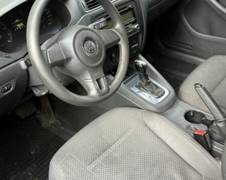 Фольксваген Джетта 2010 у Одесі на Automoto.ua Сірий Фольксваген Джетта, об'ємом двигуна 2 л та пробігом 296 тис. км за 6800 $, фото 14 на Automoto.ua