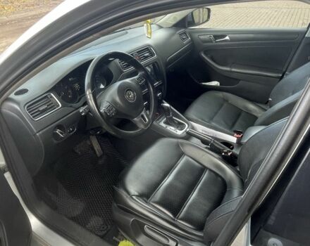 Серый Фольксваген Джетта, объемом двигателя 2.5 л и пробегом 210 тыс. км за 7200 $, фото 6 на Automoto.ua
