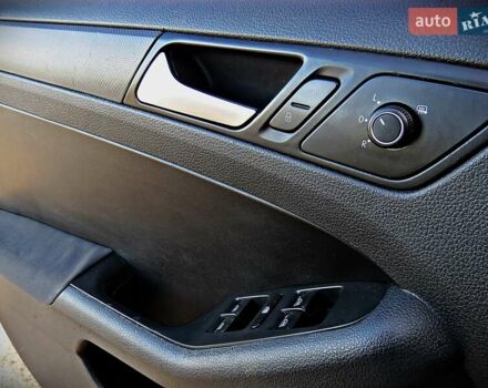 Фольксваген Джетта 2010 у Черкасах на Automoto.ua Сірий Фольксваген Джетта, об'ємом двигуна 2 л та пробігом 222 тис. км за 7400 $, фото 6 на Automoto.ua