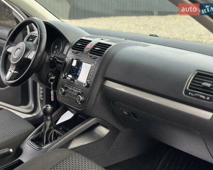 Серый Фольксваген Джетта, объемом двигателя 1.39 л и пробегом 238 тыс. км за 6900 $, фото 14 на Automoto.ua