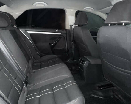 Фольксваген Джетта 2010 у Мукачеве на Automoto.ua Сірий Фольксваген Джетта, об'ємом двигуна 1.6 л та пробігом 236 тис. км за 7500 $, фото 11 на Automoto.ua