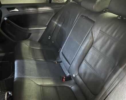 Серый Фольксваген Джетта, объемом двигателя 2.5 л и пробегом 280 тыс. км за 9500 $, фото 6 на Automoto.ua