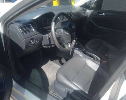 Серый Фольксваген Джетта, объемом двигателя 2.5 л и пробегом 300 тыс. км за 9000 $, фото 2 на Automoto.ua