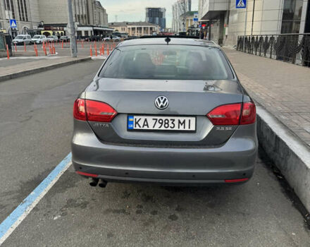 Сірий Фольксваген Джетта, об'ємом двигуна 2.47 л та пробігом 300 тис. км за 8500 $, фото 1 на Automoto.ua