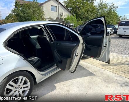 Серый Фольксваген Джетта, объемом двигателя 1.6 л и пробегом 240 тыс. км за 6999 $, фото 6 на Automoto.ua