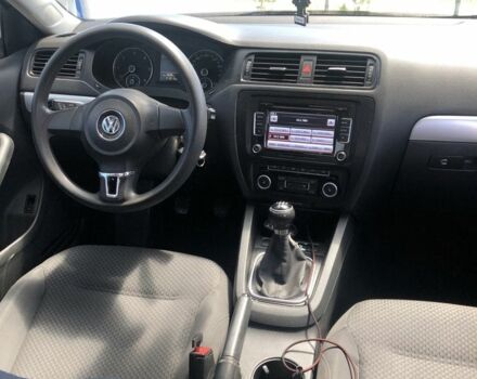 Серый Фольксваген Джетта, объемом двигателя 1.6 л и пробегом 285 тыс. км за 7200 $, фото 2 на Automoto.ua