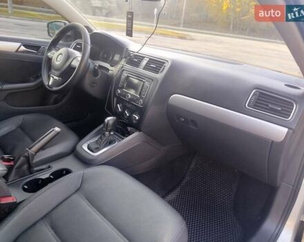 Серый Фольксваген Джетта, объемом двигателя 2.48 л и пробегом 317 тыс. км за 8300 $, фото 4 на Automoto.ua