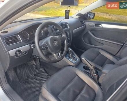 Серый Фольксваген Джетта, объемом двигателя 2.48 л и пробегом 317 тыс. км за 8300 $, фото 7 на Automoto.ua