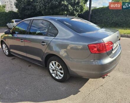 Серый Фольксваген Джетта, объемом двигателя 2.48 л и пробегом 180 тыс. км за 9000 $, фото 4 на Automoto.ua