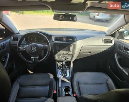 Серый Фольксваген Джетта, объемом двигателя 2.48 л и пробегом 180 тыс. км за 9000 $, фото 12 на Automoto.ua