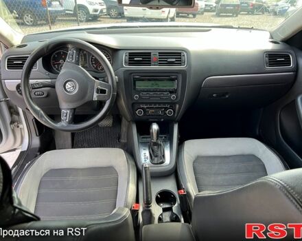 Серый Фольксваген Джетта, объемом двигателя 1.6 л и пробегом 240 тыс. км за 6999 $, фото 8 на Automoto.ua