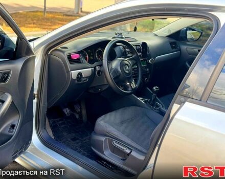 Серый Фольксваген Джетта, объемом двигателя 1.6 л и пробегом 276 тыс. км за 7000 $, фото 5 на Automoto.ua